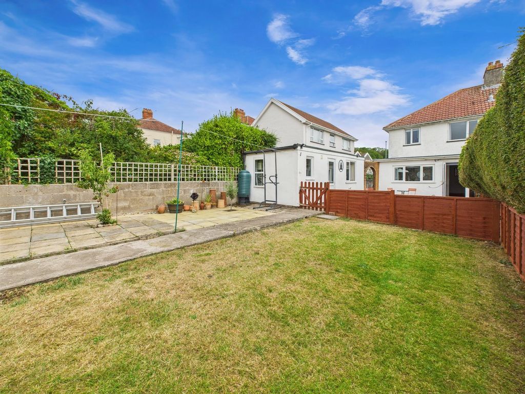 Property photo 2 of 25