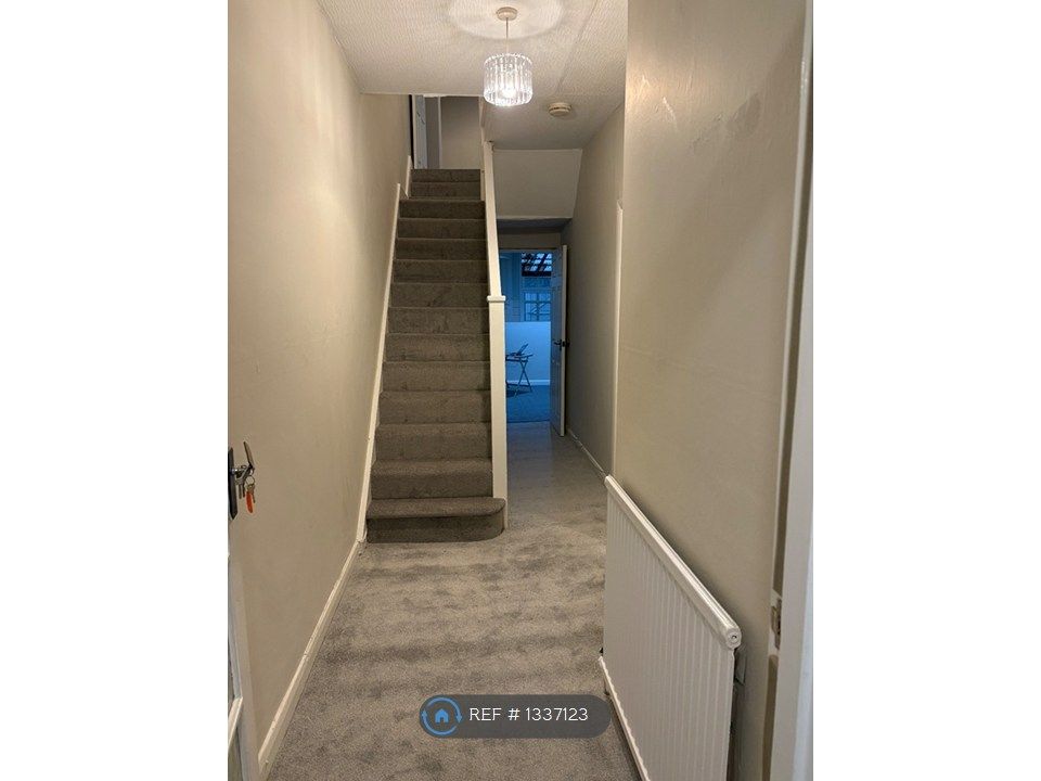 Property photo 2 of 12 Hallway