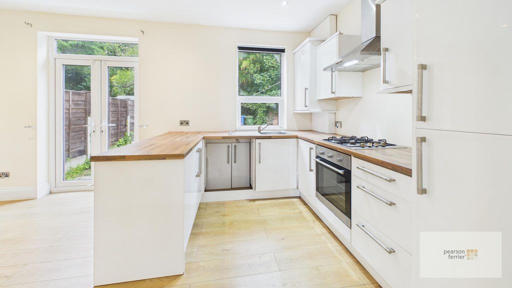 Property photo 3 of 15 Kitchen