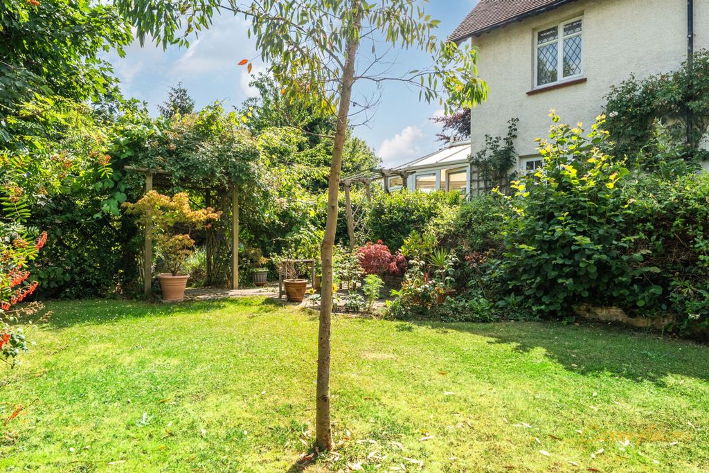 Property photo 2 of 16 Garden