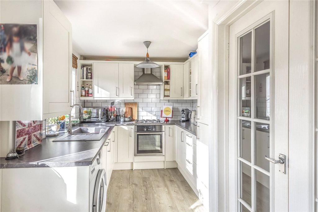 Property photo 3 of 12 Picture No. 05