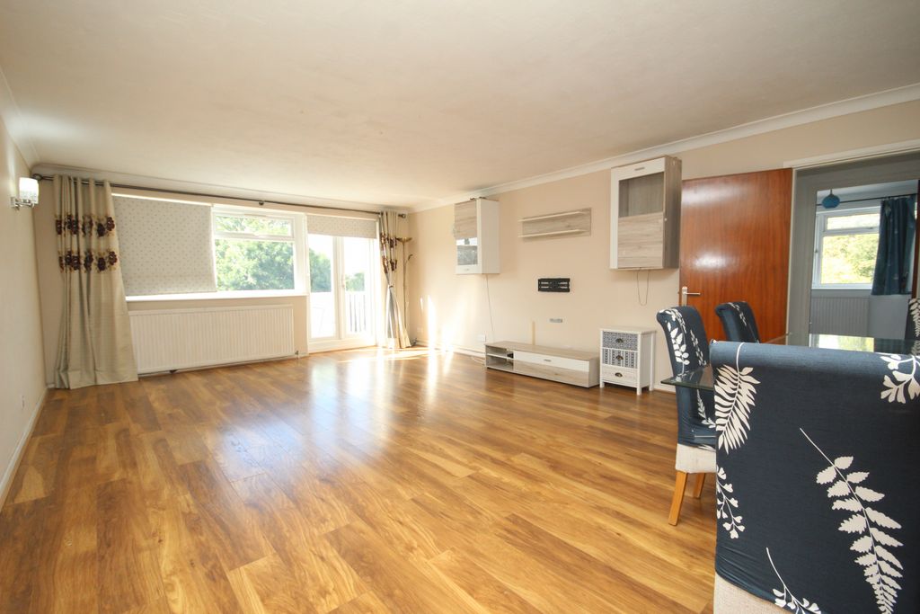 Property photo 2 of 12 Gallery