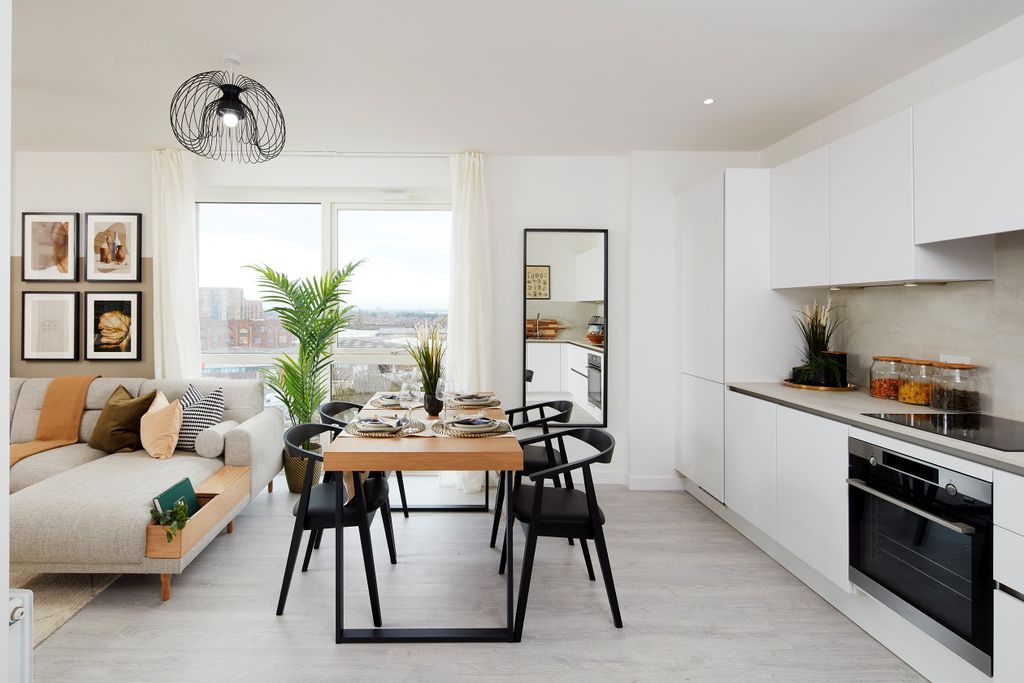 Property photo 1 of 6 Living3