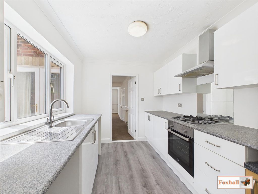 Property photo 2 of 16 Kitchen