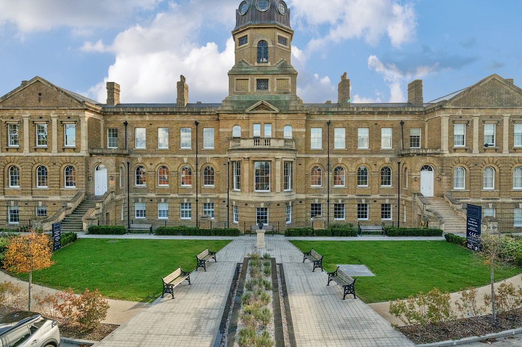 Property photo 1 of 13