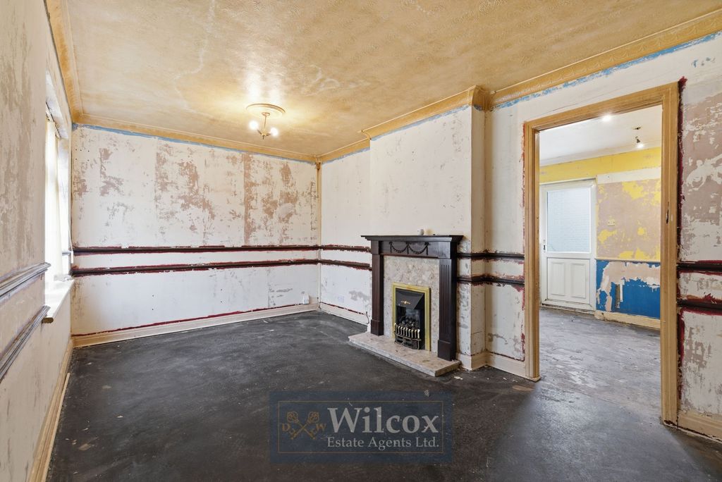 Property photo 2 of 18