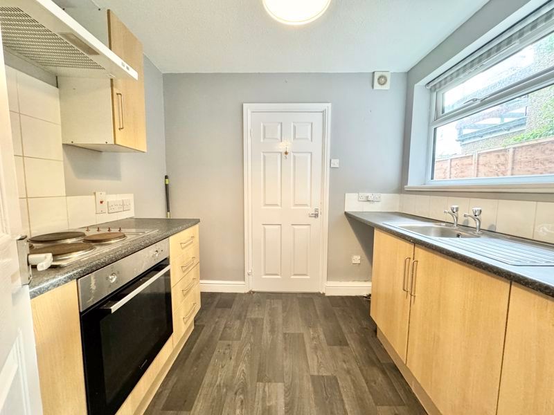 Property photo 2 of 6 Kitchen