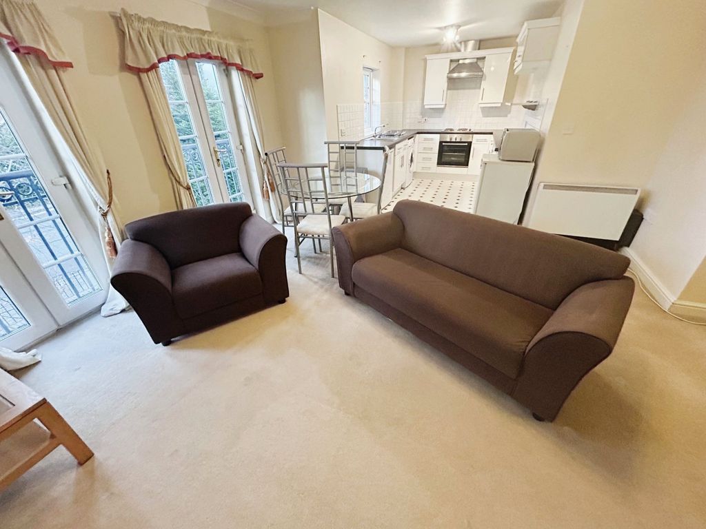 Property photo 2 of 13 Picture No. 14