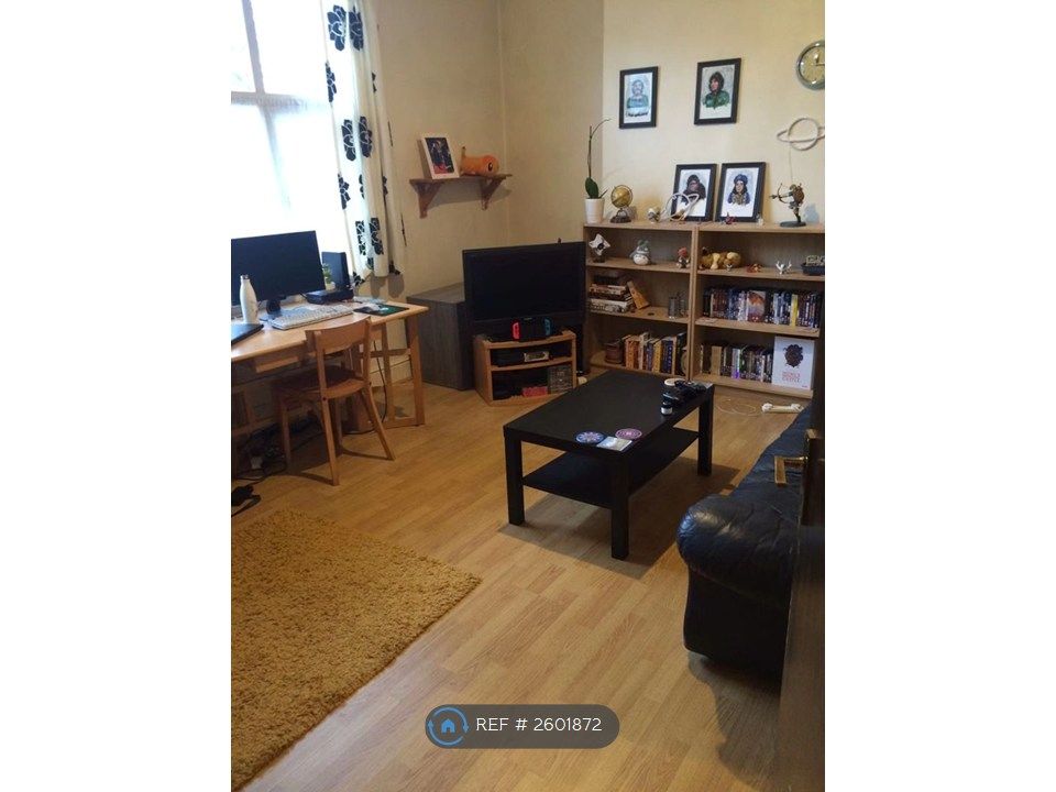 Property photo 2 of 8