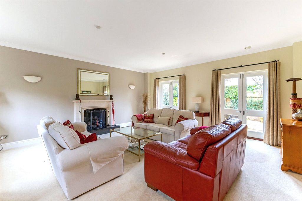 Property photo 3 of 17 Picture No. 02