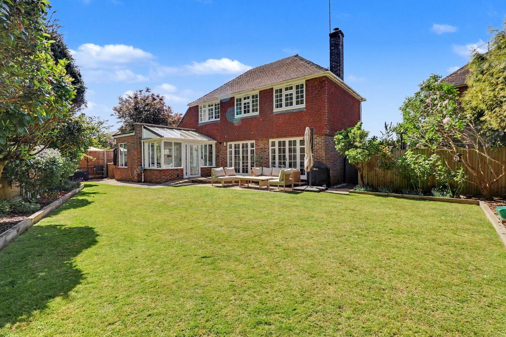 Property photo 2 of 25