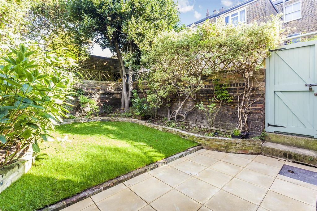 Property photo 2 of 17 Hebron Road - Garden.Jpg