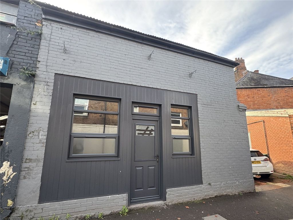 Property photo 3 of 10 Picture No. 21