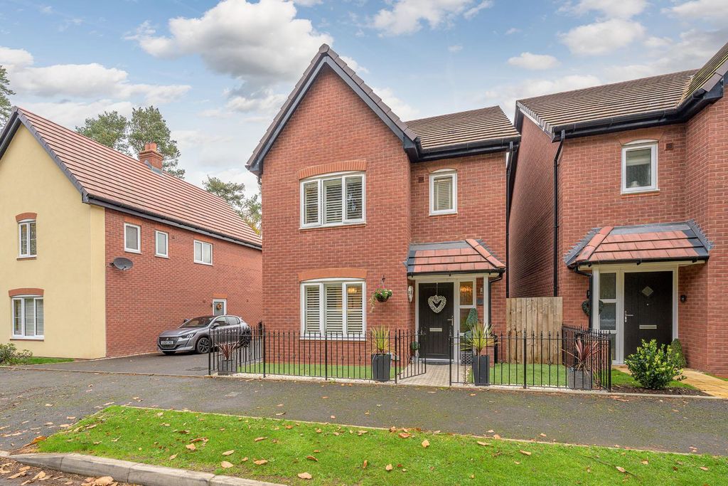 Property photo 1 of 32