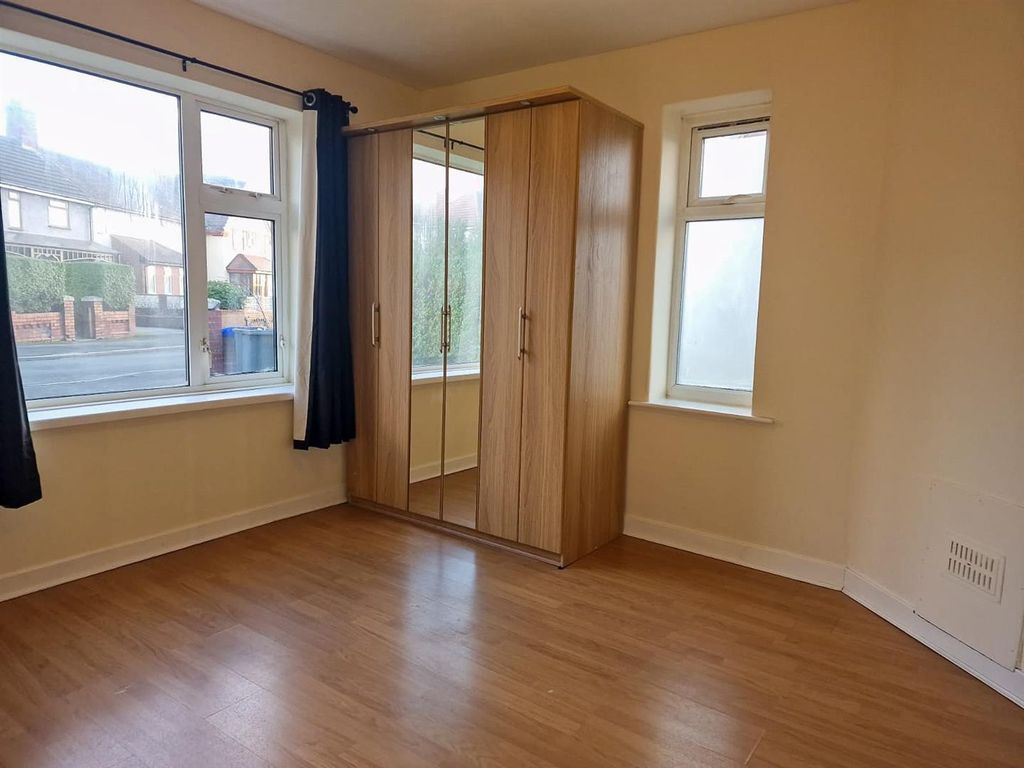 Property photo 3 of 5 Lune Grove Bedroom.Jpg