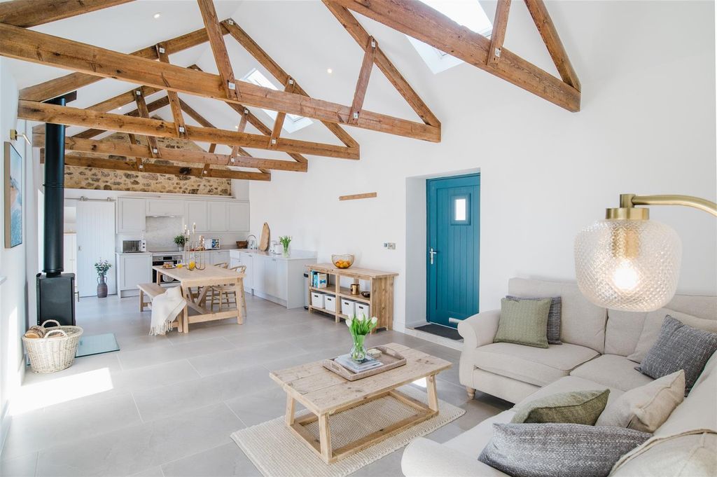 Property photo 2 of 34 2.Jpeg