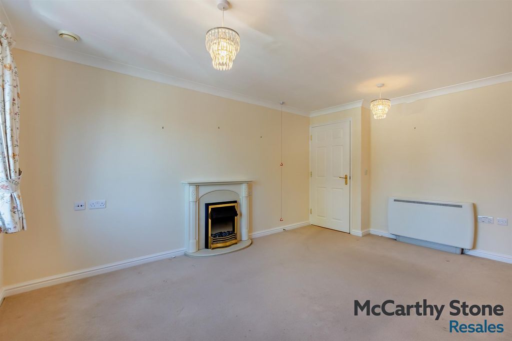 Property photo 3 of 28 8689388-Interior11-800.Jpg