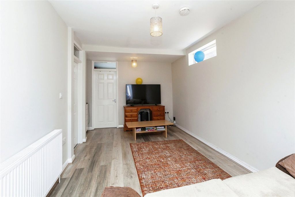Property photo 3 of 15 Picture No. 08