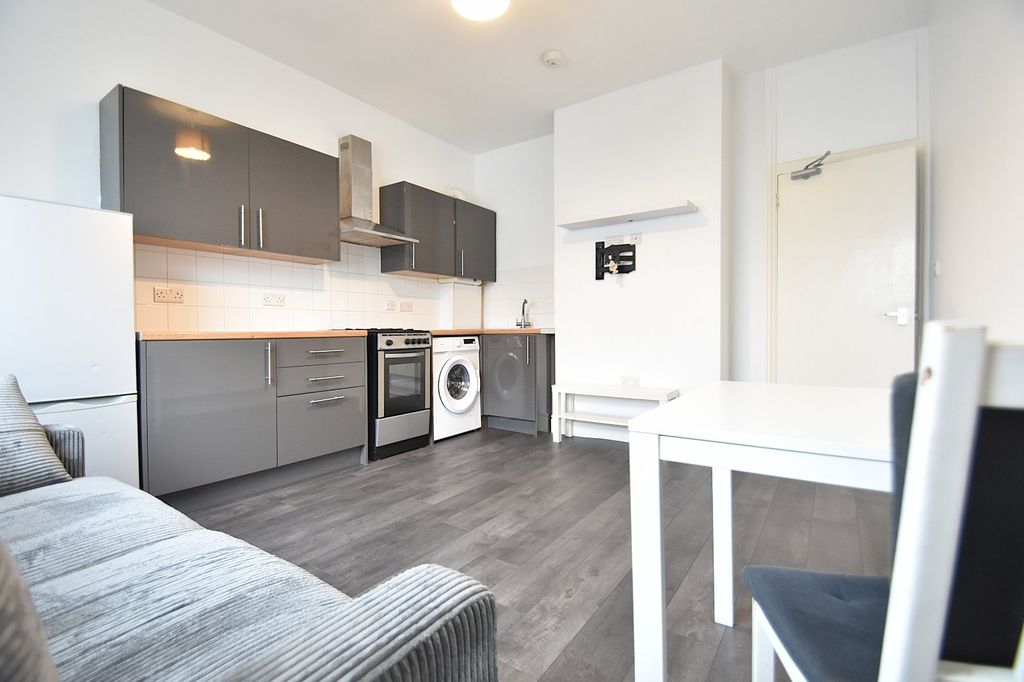 Property photo 2 of 7 Picture No. 03