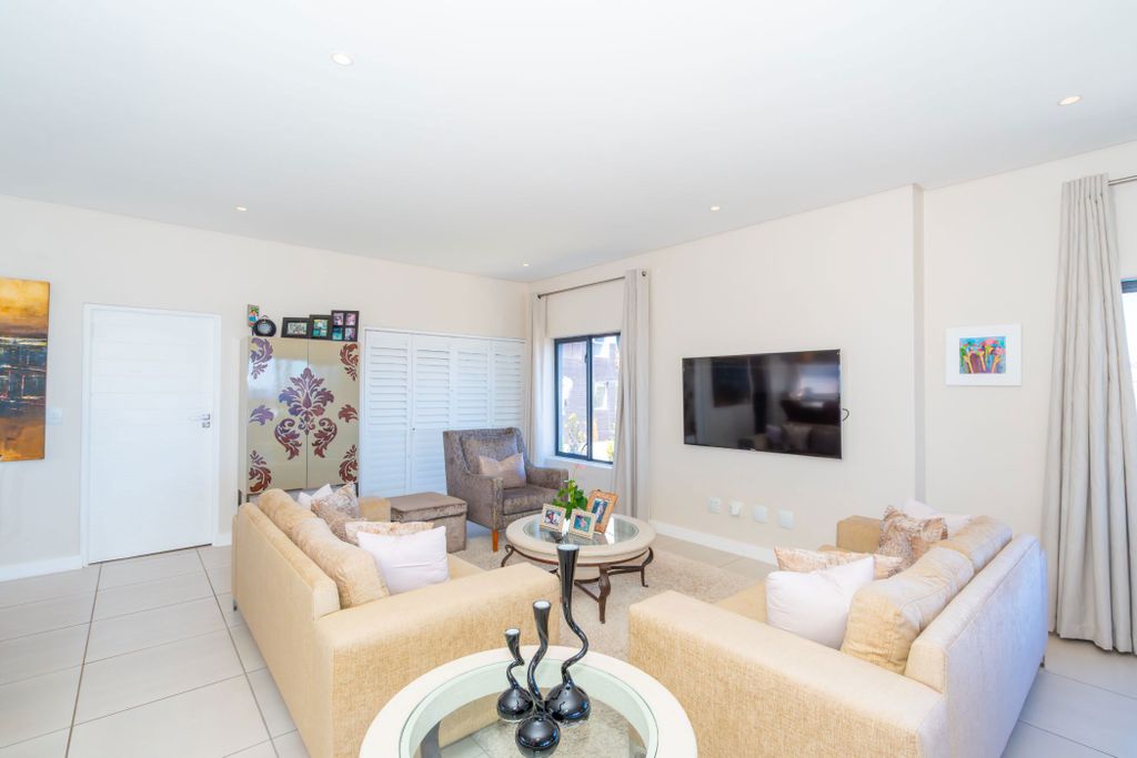 Property photo 3 of 42 La1734347