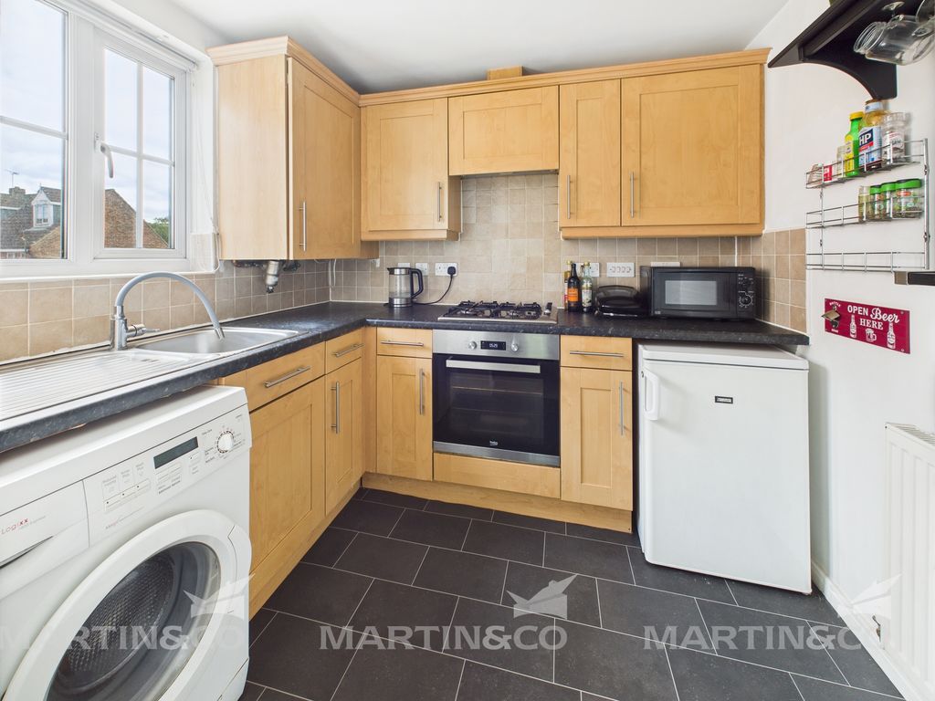 Property photo 2 of 10 Cam02406G0-Pr0467-Still002