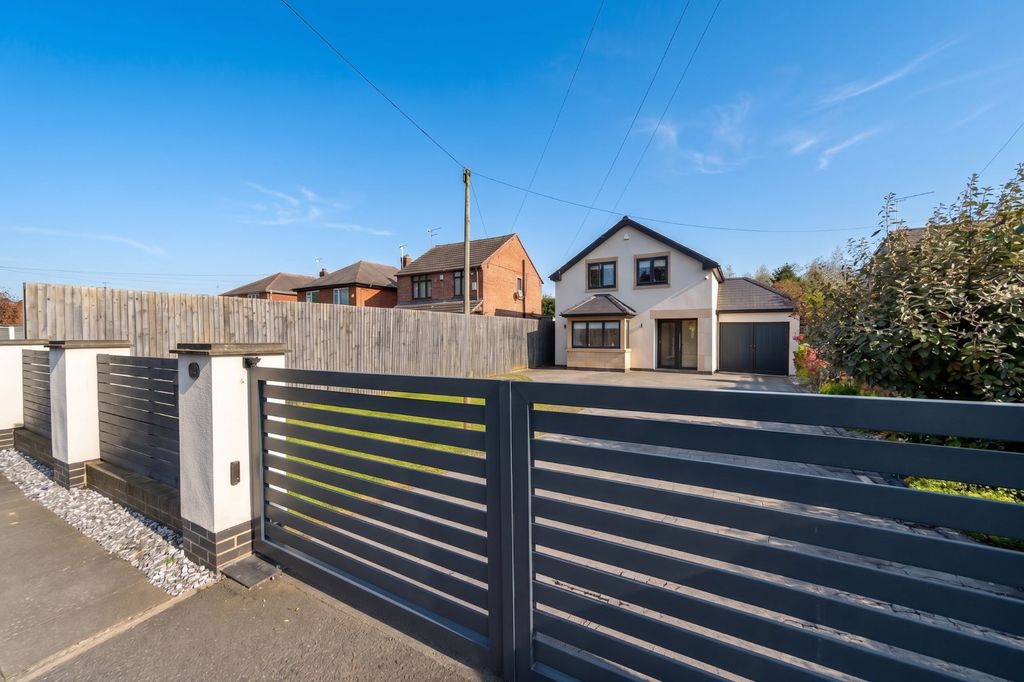 Property photo 1 of 28