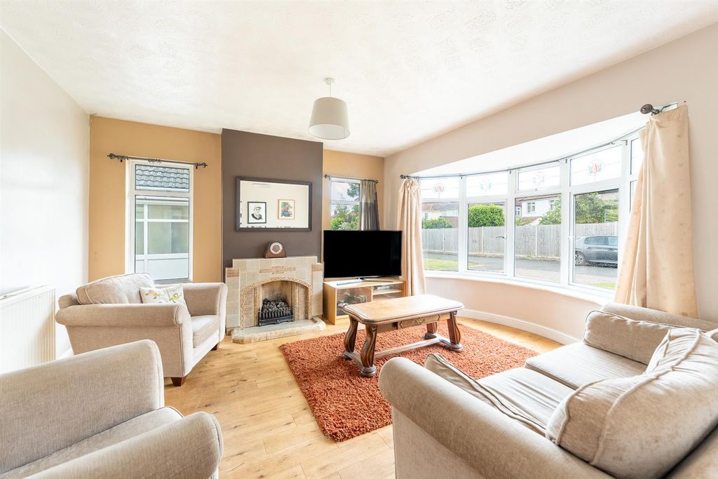 Property photo 3 of 19 Sitting Room