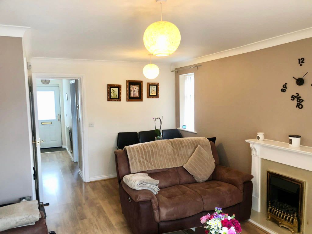 Property photo 3 of 14 Living Room