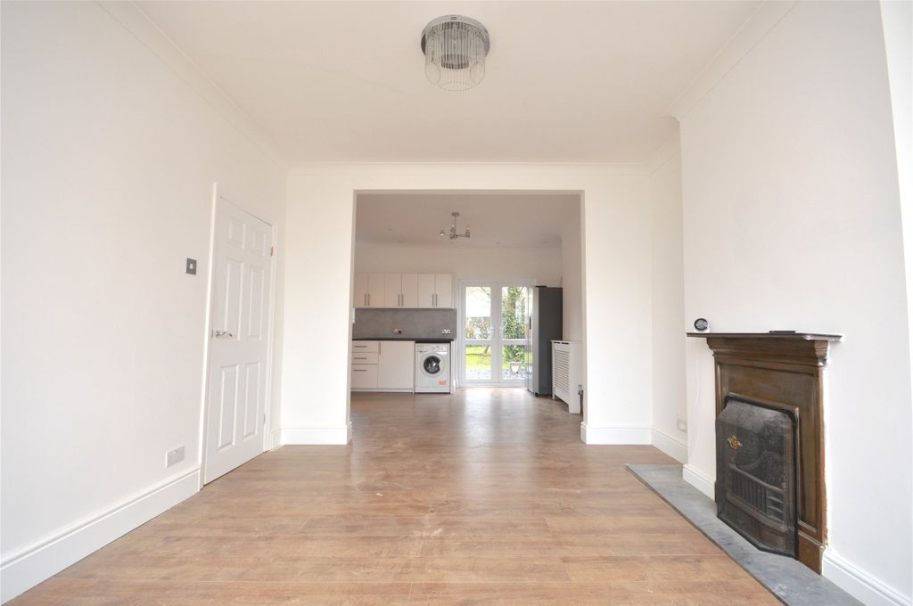 Property photo 2 of 16 Picture No. 01