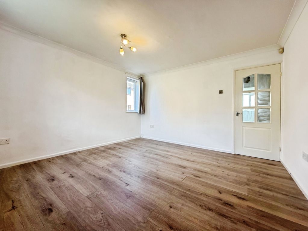 Property photo 3 of 14 Pbox-Img.Jpg