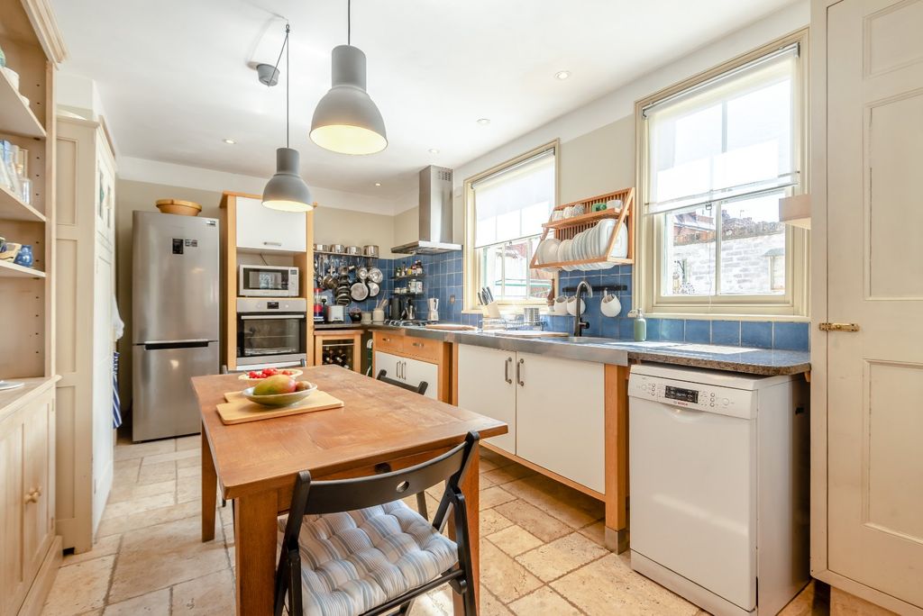 Property photo 3 of 15 Kitchen/B'fast Room