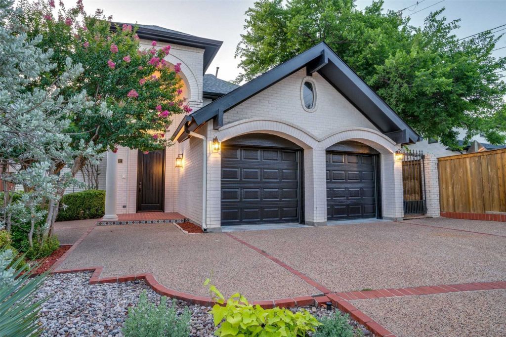 Property photo 1 of 31