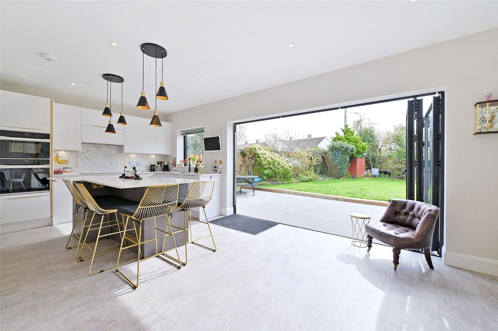 Property photo 3 of 11 Reception/Dining