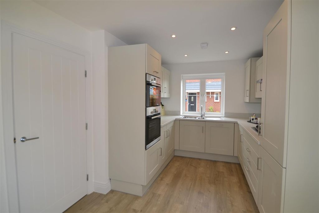 Property photo 2 of 15 Kitchen.Jpg