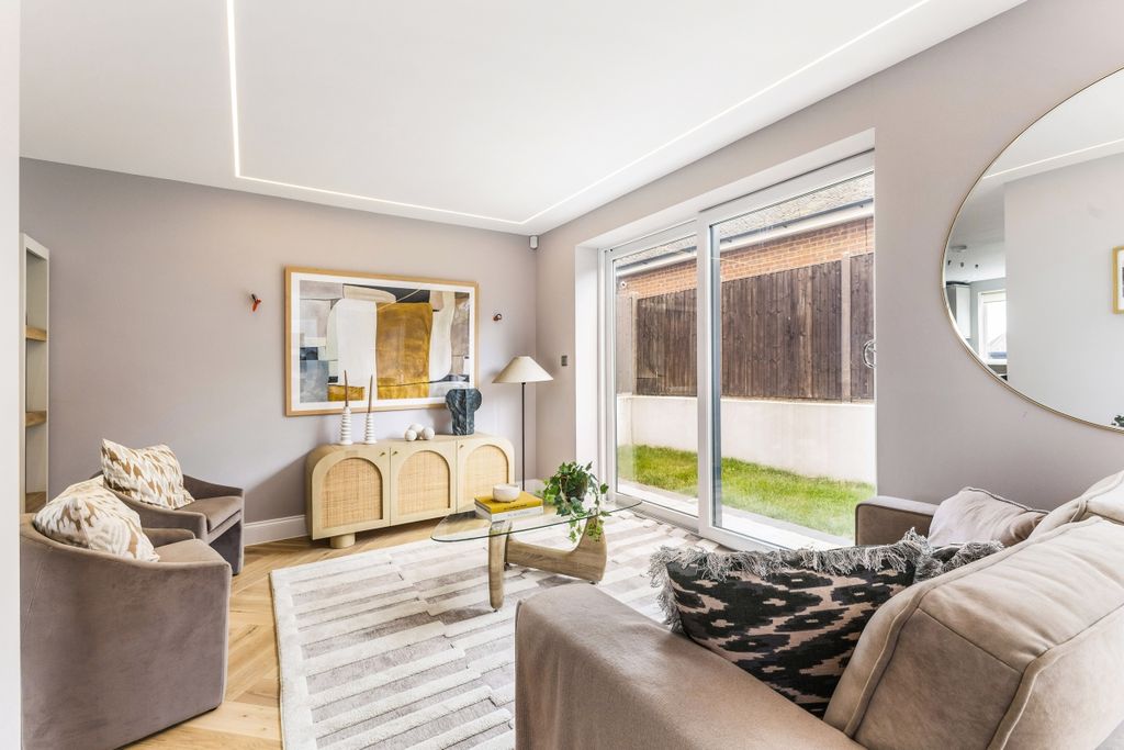 Property photo 1 of 21 97339_Flat 1 2 Ca...