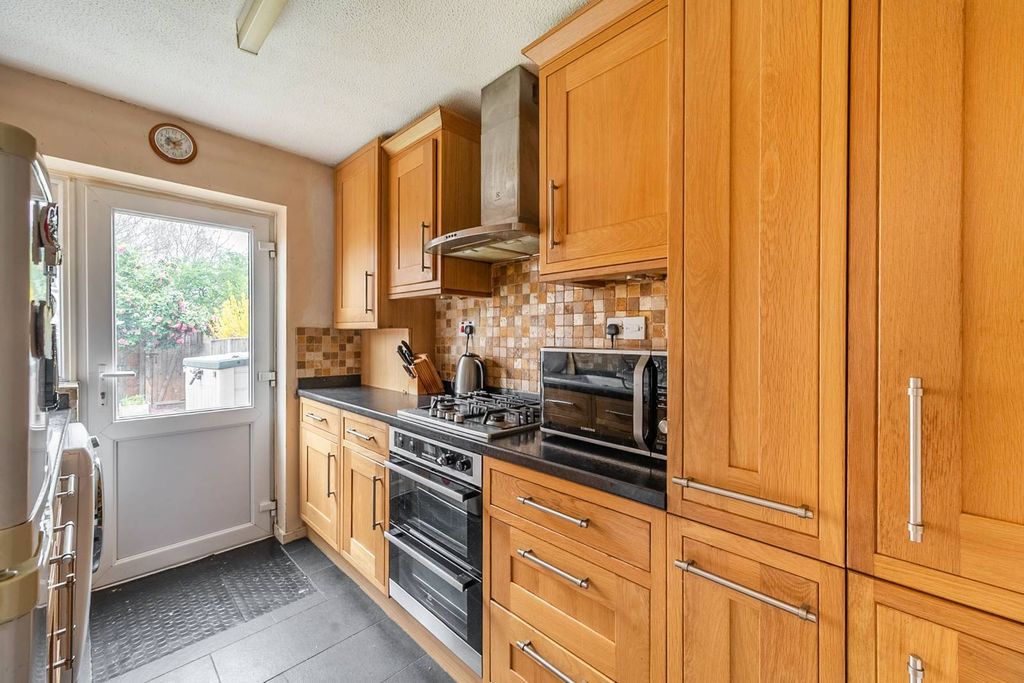 Property photo 3 of 13