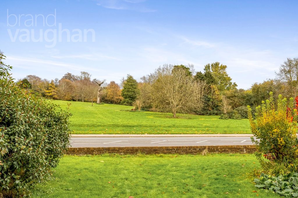 Property photo 2 of 22 Picture No. 11