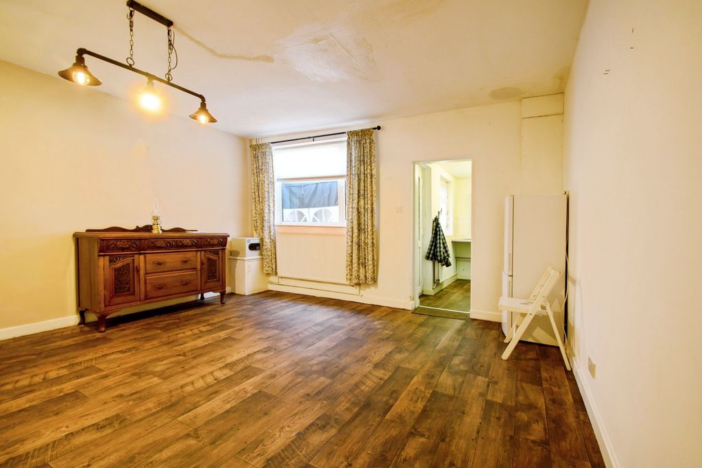 Property photo 3 of 15 Dining Room