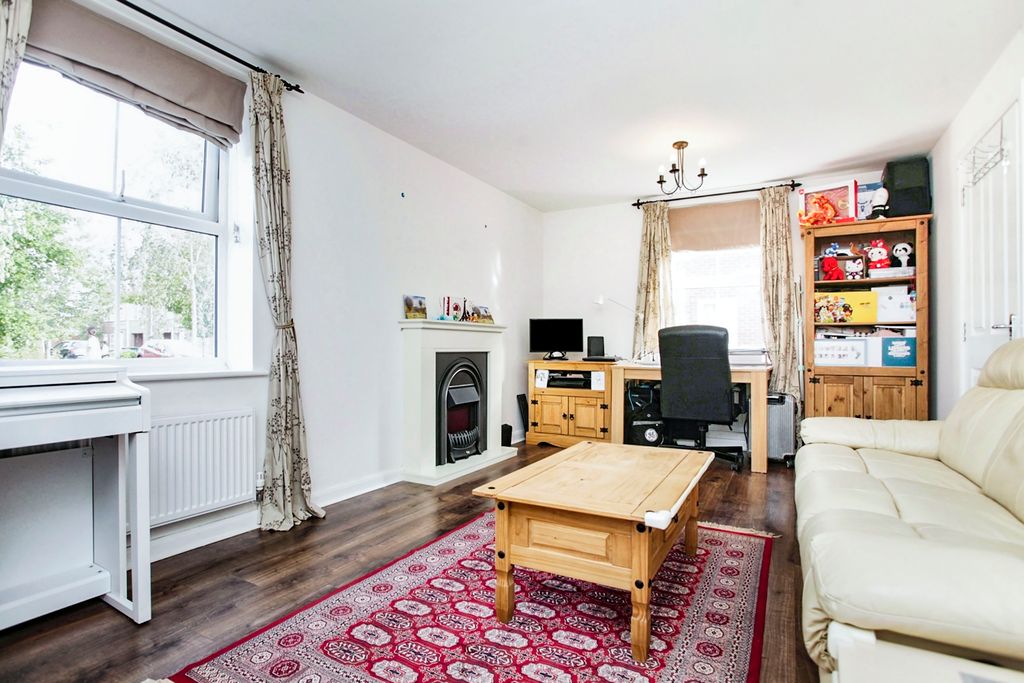 Property photo 2 of 17