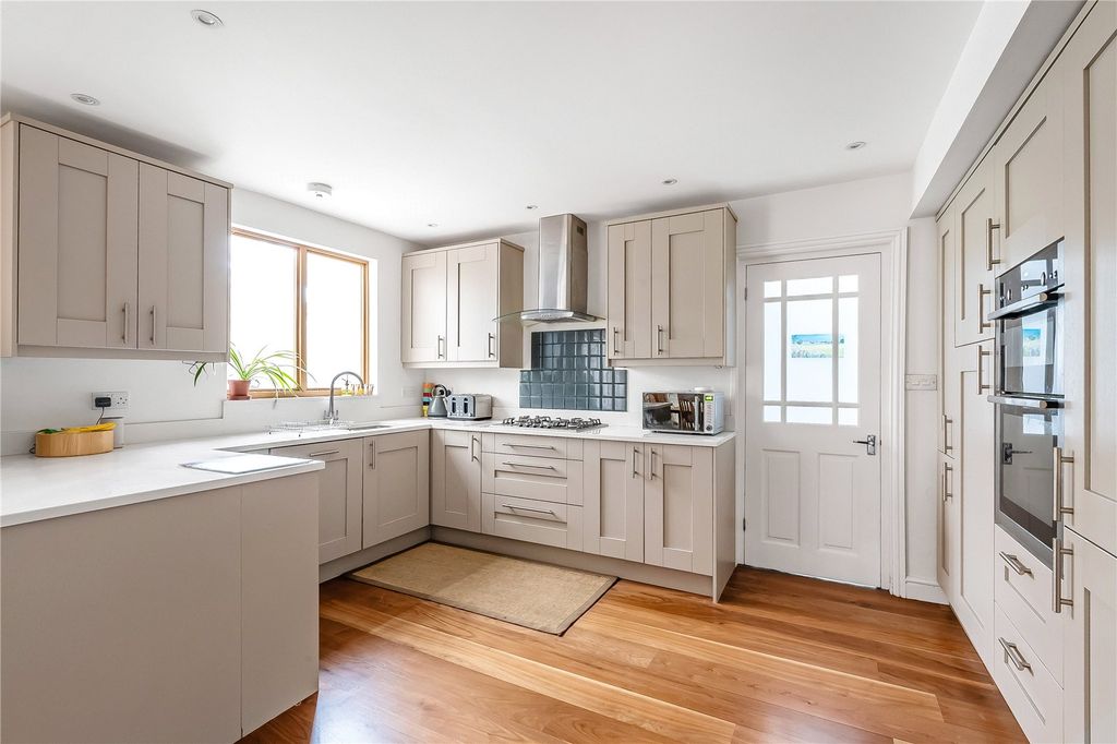 Property photo 2 of 14 Kitchen