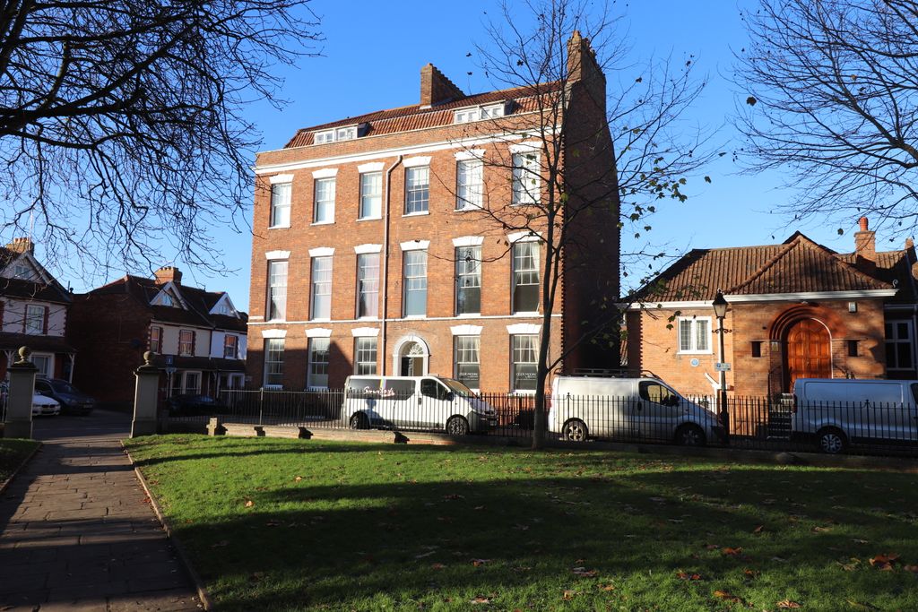 Property photo 1 of 3