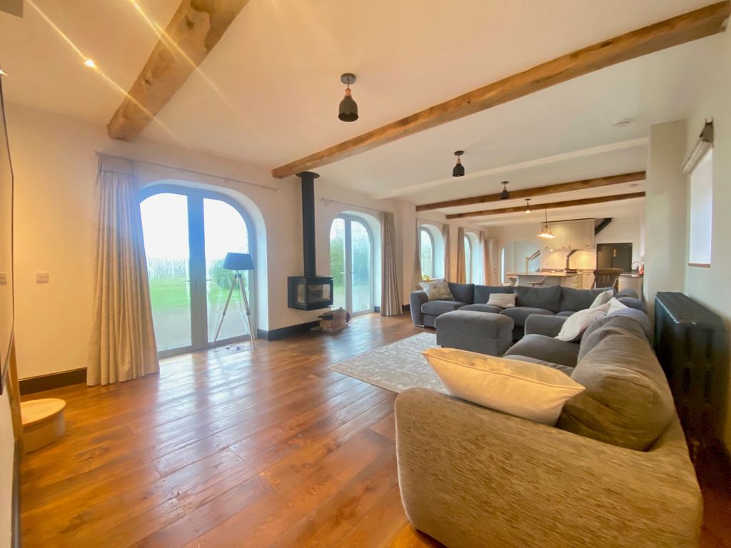 Property photo 2 of 17 Family Room
