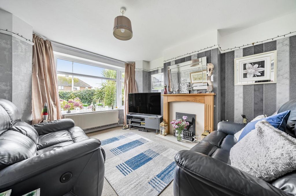 Property photo 2 of 28 3 Bedroom Home For Sale By Guildcrest Estates In B