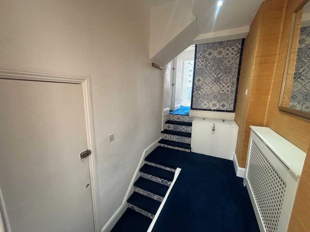 Property photo 2 of 11 Image