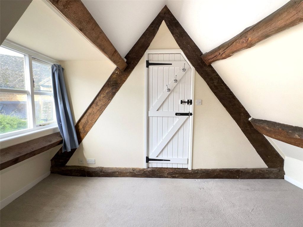 Property photo 2 of 20 Bedroom