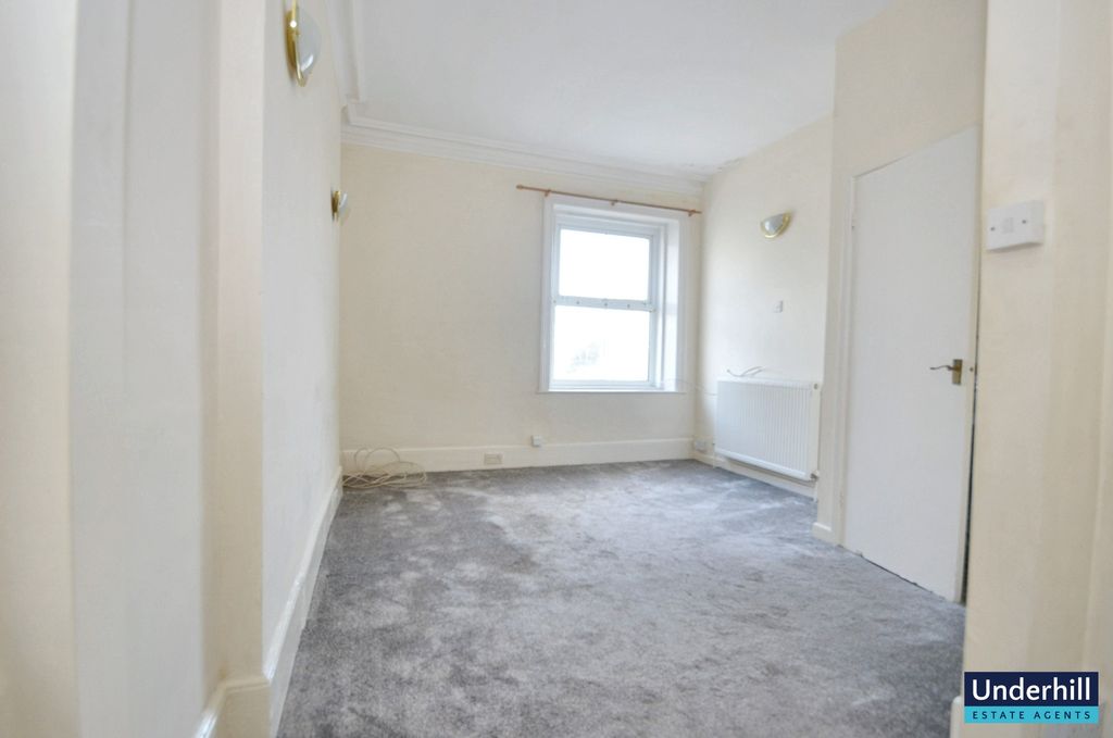Property photo 3 of 7 Bedroom
