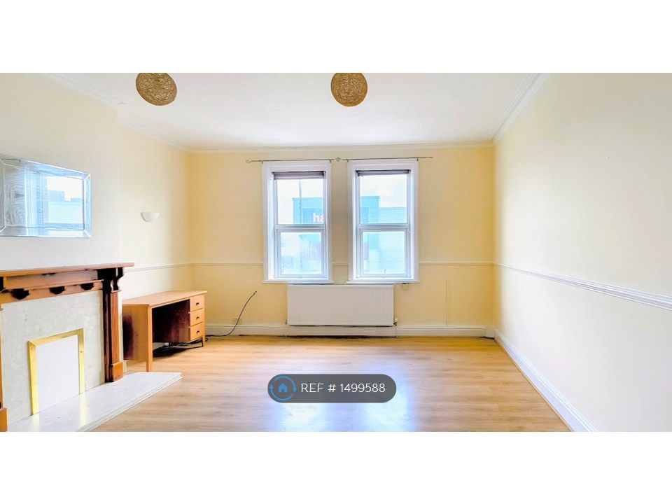 Property photo 1 of 19 Living Room 1