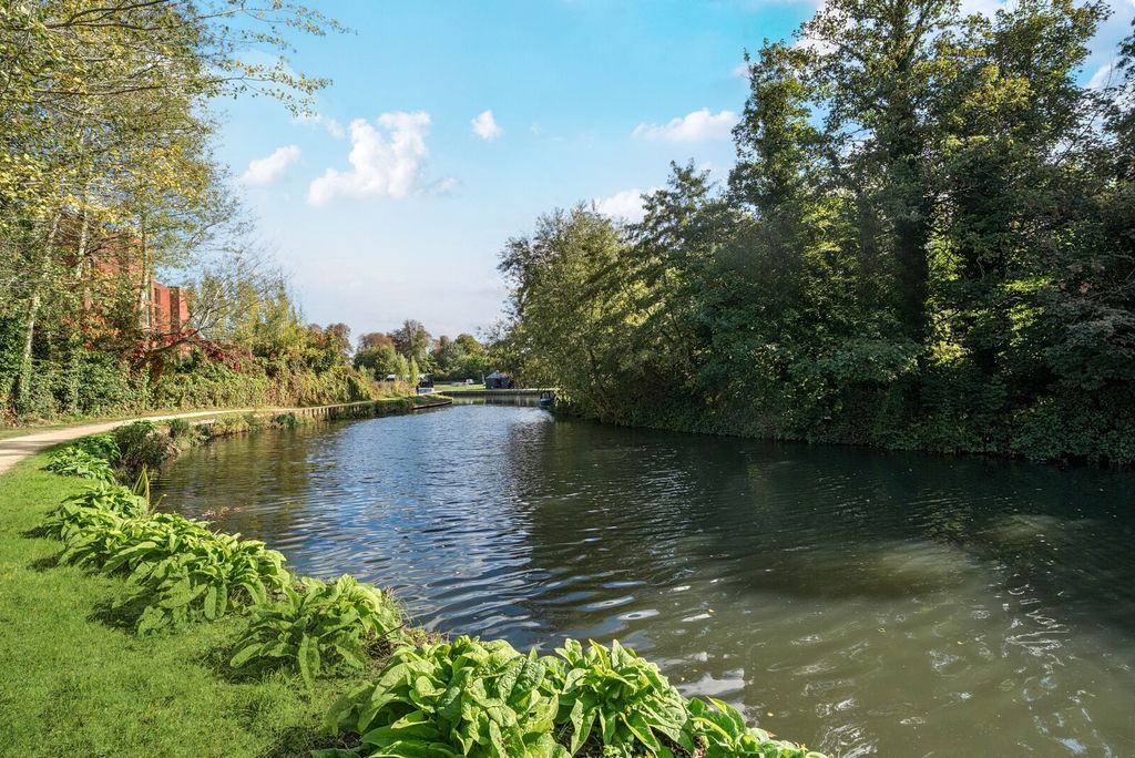 Property photo 3 of 13 1358872-3-68d5170...