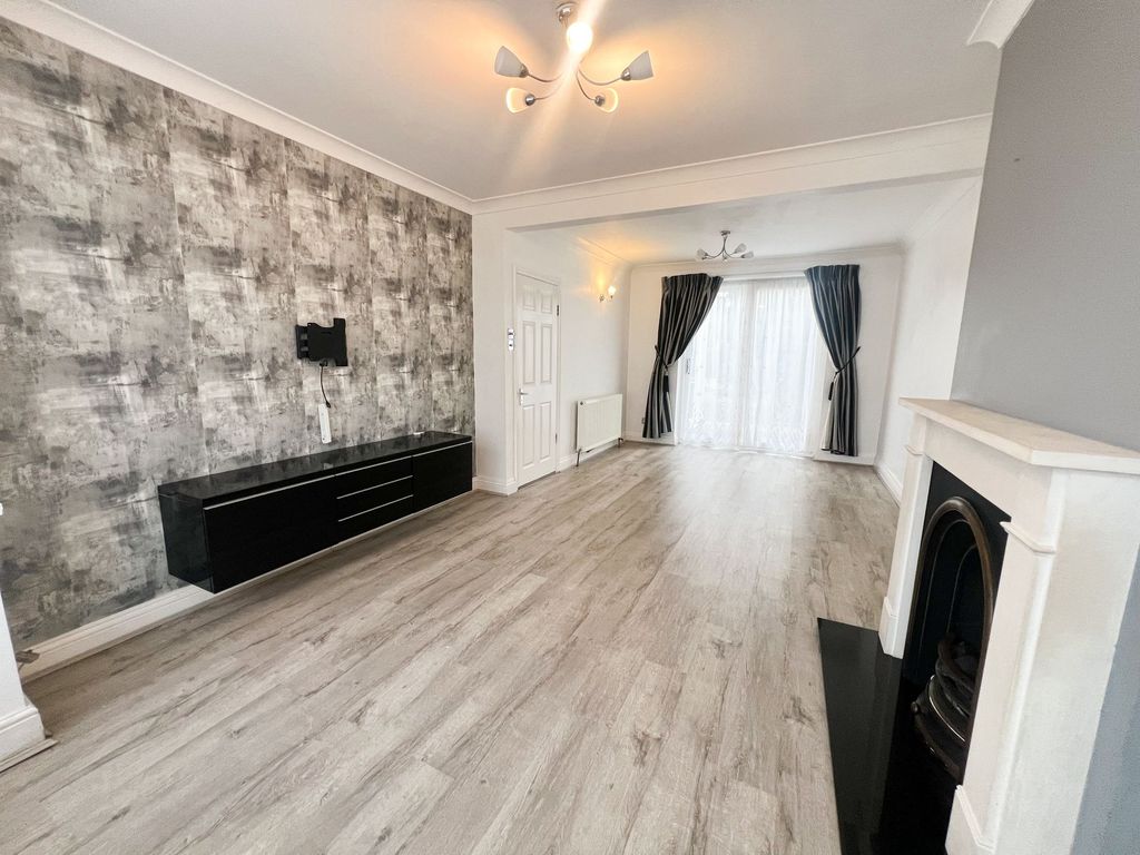 Property photo 2 of 16 Wray Ave Ig5