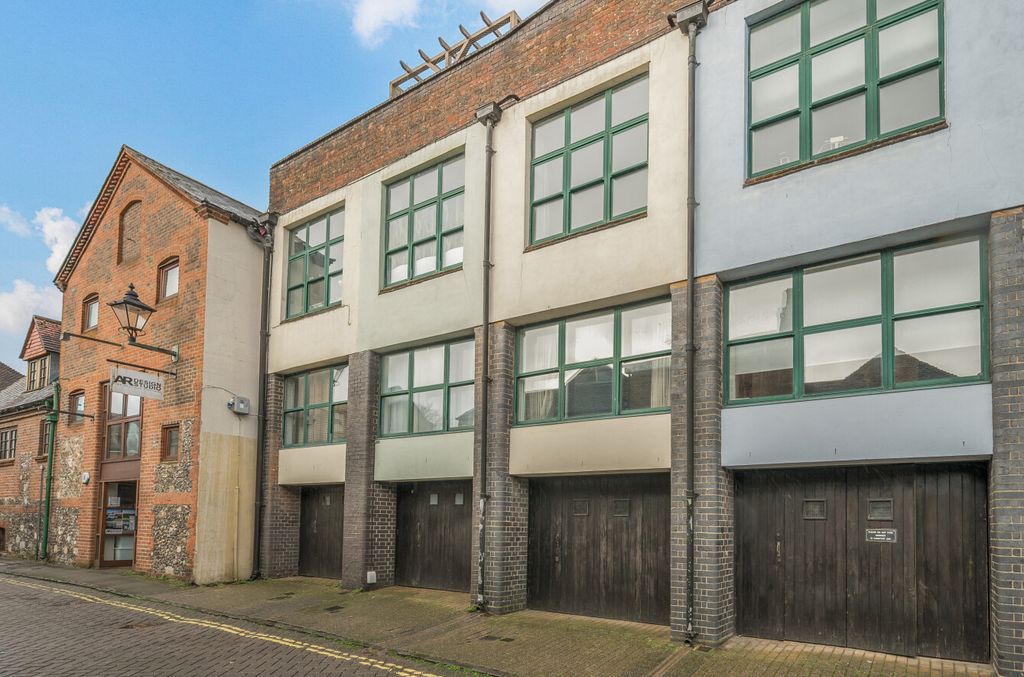 Property photo 1 of 14 1411388-34-698B25...